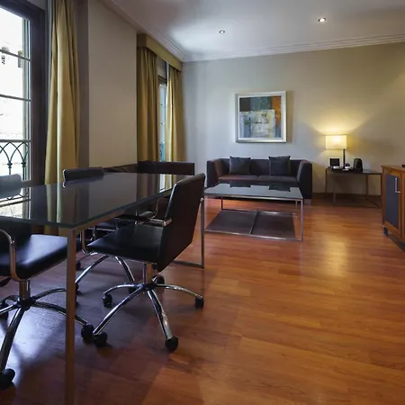 Exe Centro Hotel 4*